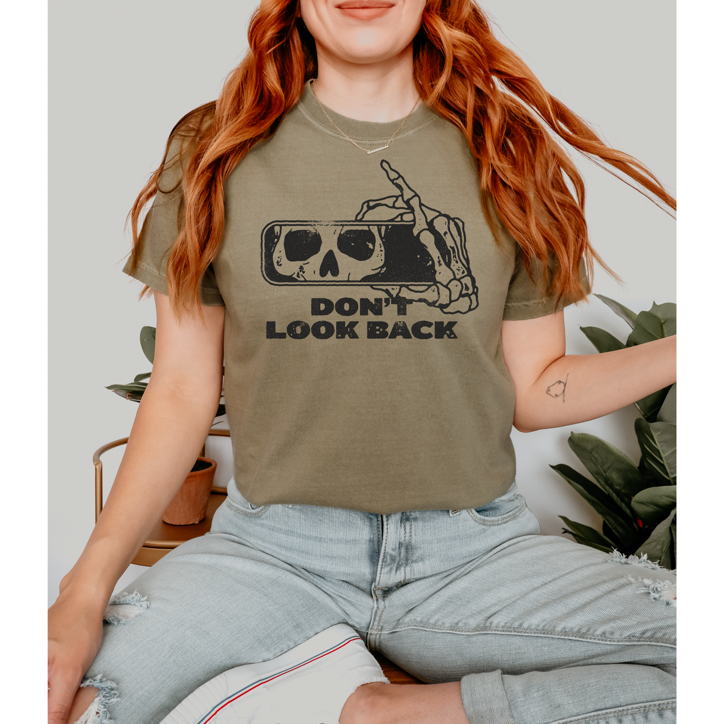 DON'T LOOK BACK TEE